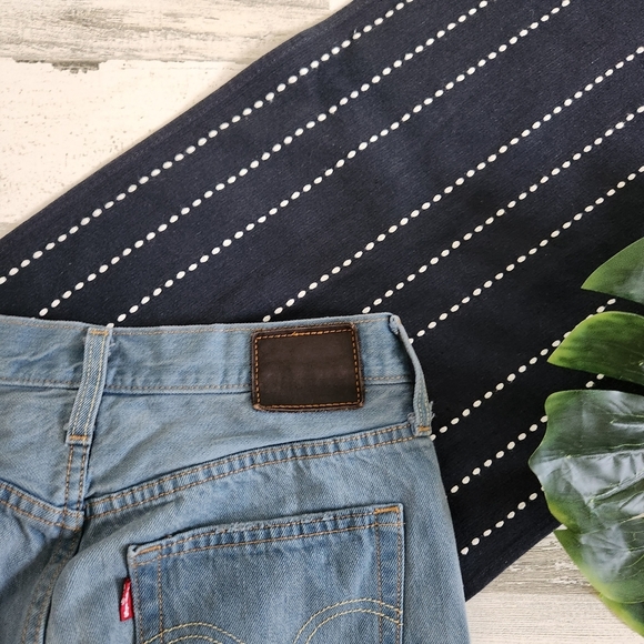 Levis Premium Taper Leg Mid Rise Jeans Distressed Size 24 - Picture 10 of 12